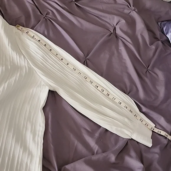 V-Neck Blouse, 2X, white, p2p 22,NWOT - Picture 9 of 9